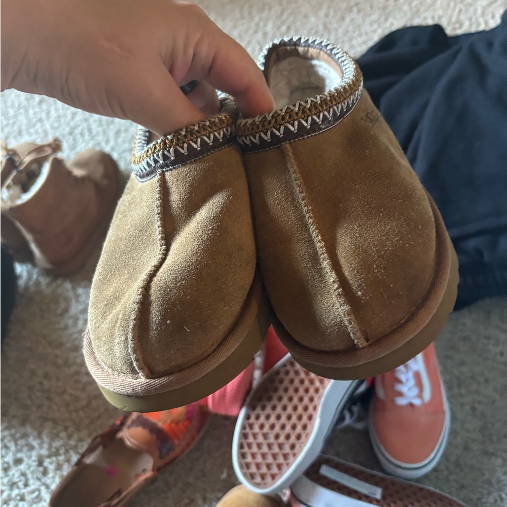 UGG Tan Tasman boots - Picture 7 of 9